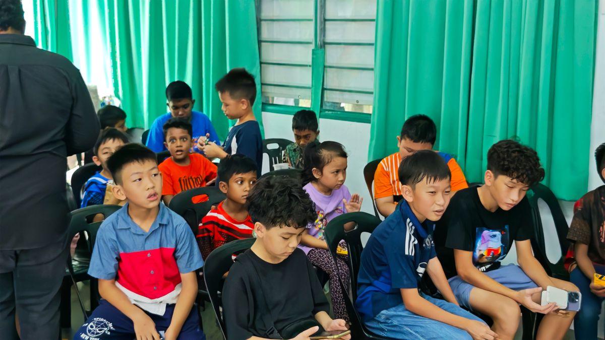 D Lap x St Xavier's Branch School Hari Kantin